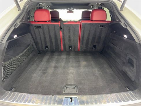 Used 2020 Porsche Cayenne w/ Premium Package image 76