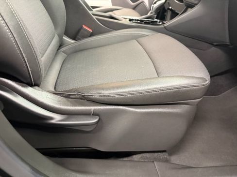 Used 2025 Buick Encore GX Preferred AWD/4WD image 33