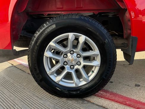 Used 2025 Chevrolet Silverado 1500 LT image 9