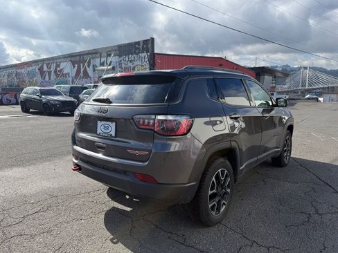 Used 2019 Jeep Compass Trailhawk image 5