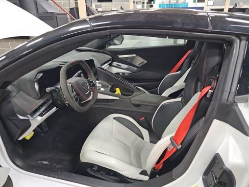 Used 2023 Chevrolet Corvette Stingray Premium Conv w/ Z51 Performance Package RWD image 9