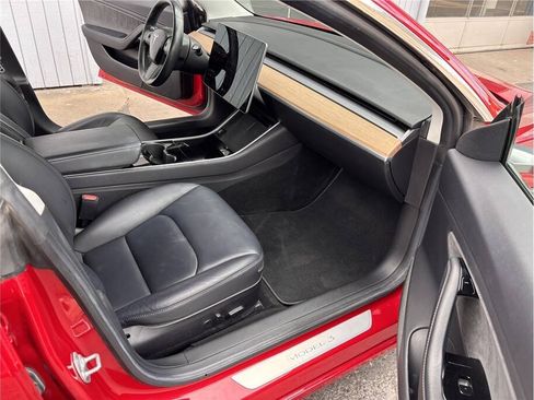 Used 2018 Tesla Model 3 Long Range RWD image 14