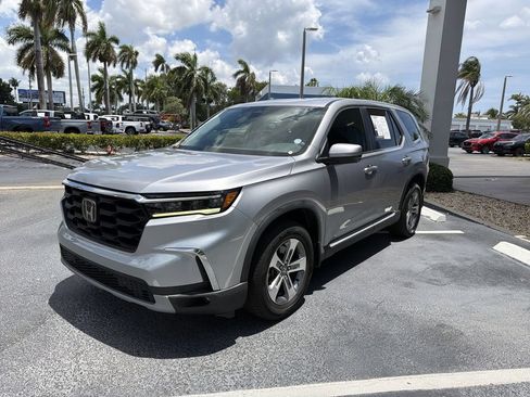 Used 2023 Honda Pilot EX-L image 4