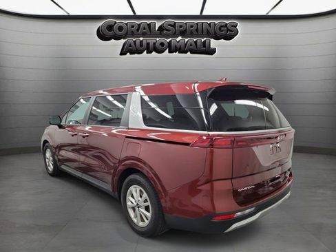 Used 2024 Kia Carnival LX FWD image 4