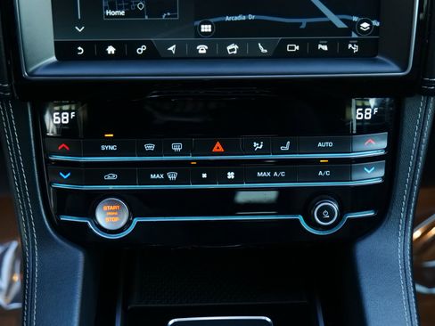 Used 2019 Jaguar F-PACE S image 31