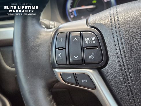 Used 2017 Toyota Highlander Limited AWD/4WD image 27
