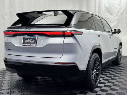 Used 2024 Jeep Wagoneer Launch Edition image 12