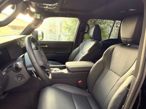 Used 2026 Lexus GX 550 AWD/4WD image 14