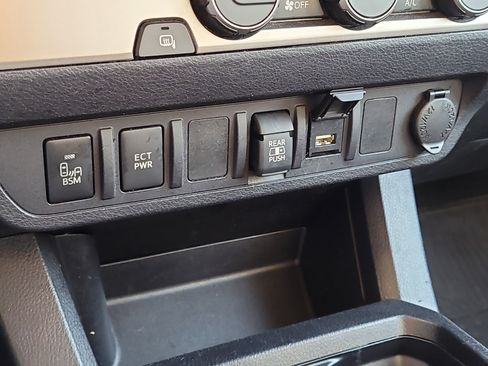 Used 2022 Toyota Tacoma SR5 image 25