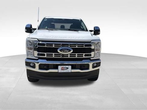 Used 2025 Ford F250 XLT w/ FX4 Off-Road Package AWD/4WD image 9