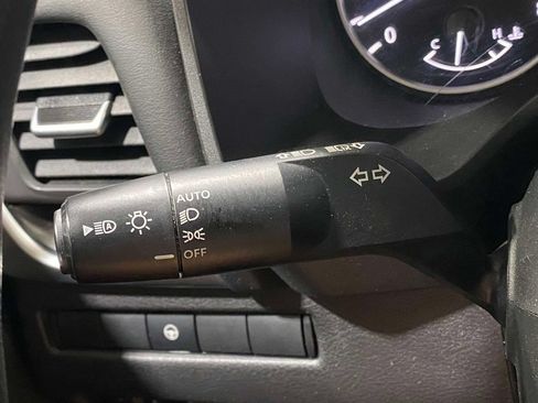 Used 2024 Nissan Rogue SV AWD/4WD image 25