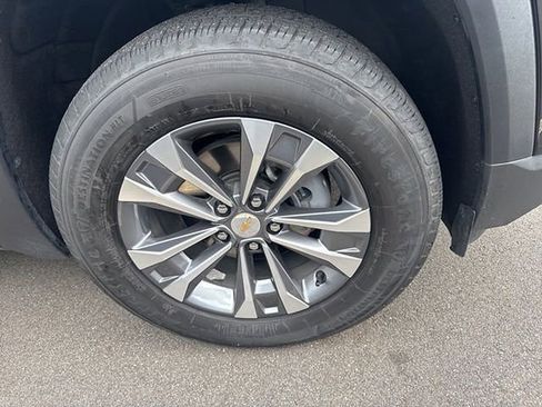 Used 2026 Chevrolet Equinox LT FWD image 4