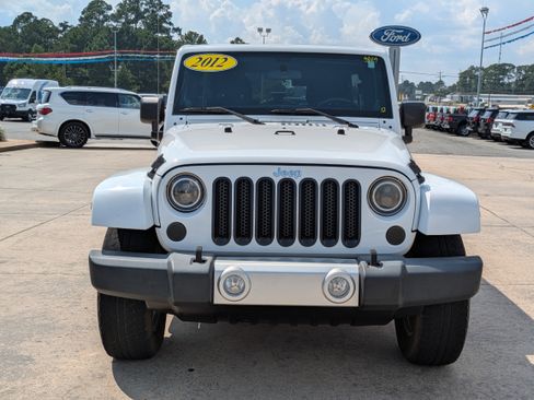 Used 2012 Jeep Wrangler Unlimited Sahara w/ Connectivity Group image 3