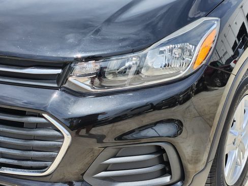 Used 2021 Chevrolet Trax LS FWD image 9