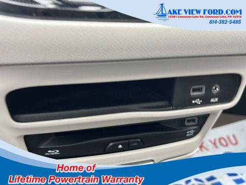 Used 2019 Chrysler Pacifica Touring-L Plus w/ Tire & Wheel Group FWD image 40