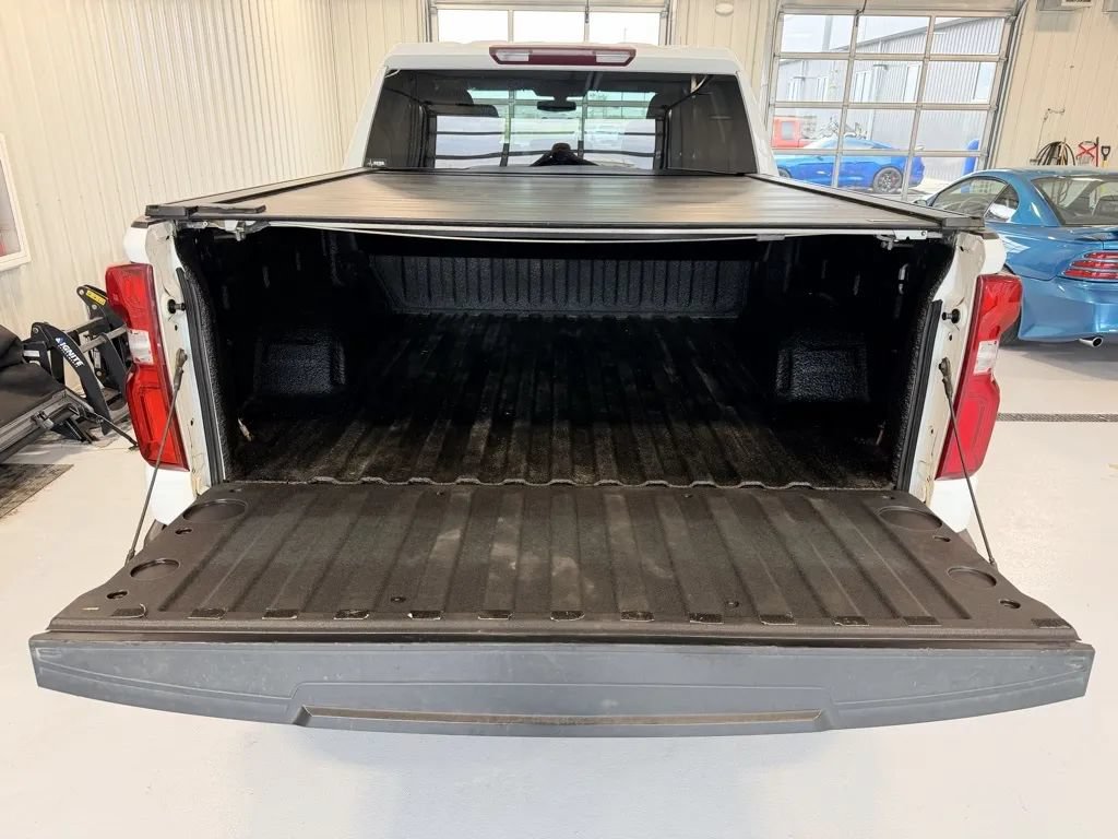 Used 2021 Chevrolet Silverado 1500 LT Trail Boss w/ LPO, Dark Essentials Package AWD/4WD image 5