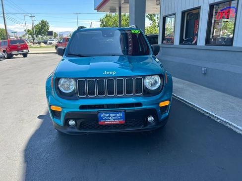 Used 2022 Jeep Renegade Latitude AWD/4WD image 25