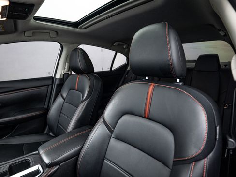 Used 2024 Nissan Sentra SR w/ SR Premium Package image 13