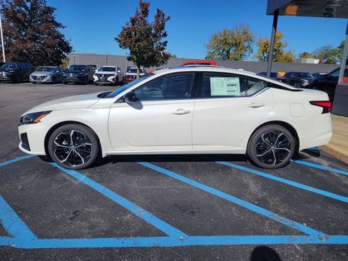 New 2025 Nissan Altima 2.5 SR w/ SR Premium Package image 10