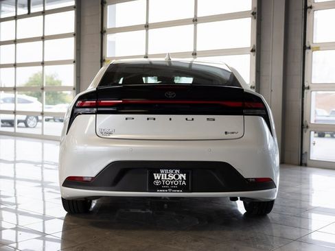 Certified 2023 Toyota Prius LE image 4