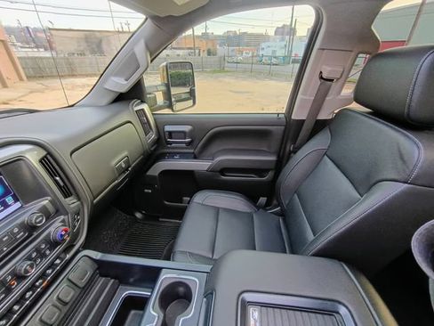 Used 2018 Chevrolet Silverado 2500 LTZ w/ Duramax Plus Package image 52