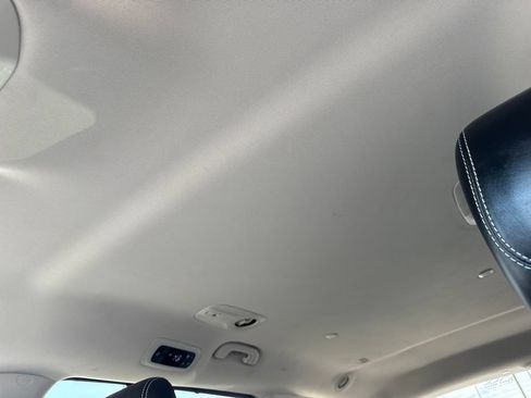 Used 2024 Chrysler Pacifica Touring-L FWD image 21