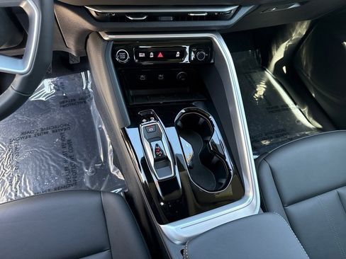 Used 2025 Audi Q5 Premium w/ Convenience Package image 18