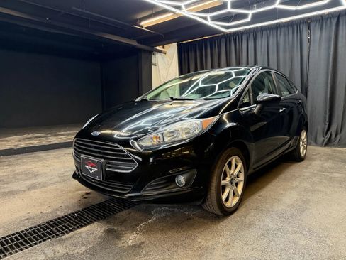 Used 2019 Ford Fiesta SE w/ Equipment Group 201A image 3