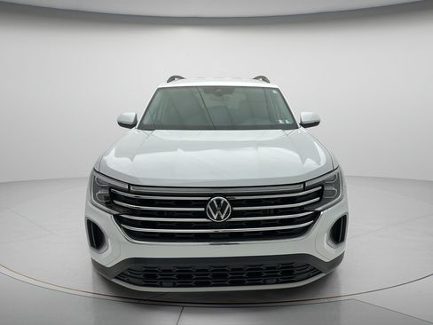 Used 2025 Volkswagen Atlas SE AWD/4WD image 2