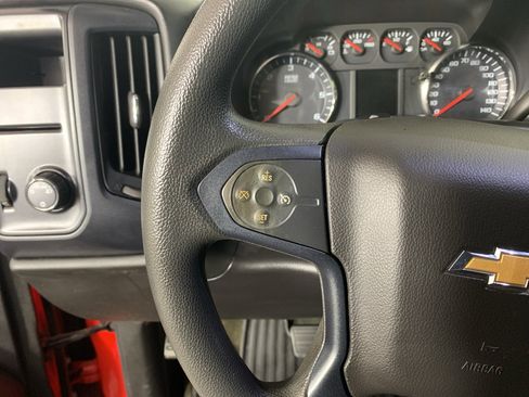 Used 2018 Chevrolet Silverado 1500 Custom w/ Custom Value Package image 18