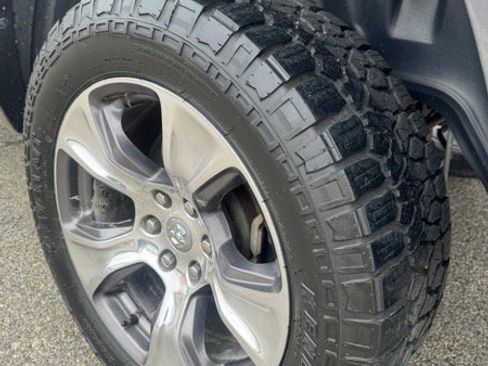 Used 2019 RAM 1500 Laramie image 26