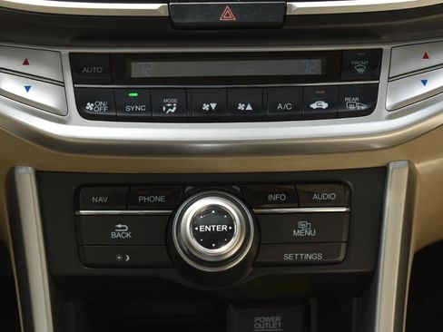 Used 2015 Honda Accord EX-L image 24