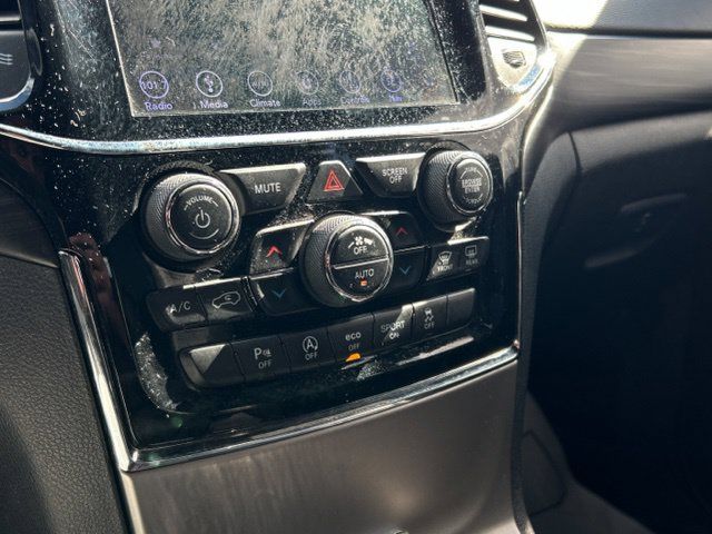Used 2019 Jeep Grand Cherokee Altitude AWD/4WD image 42