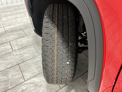 New 2026 GMC Sierra 1500 SLE image 37