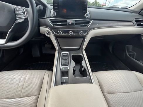 Used 2019 Honda Accord Touring image 23