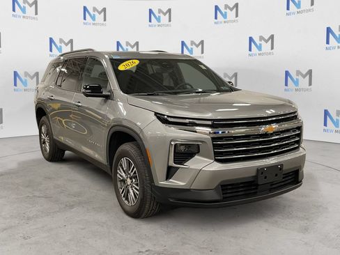 Used 2026 Chevrolet Traverse LT w/ Driver Confidence Package AWD/4WD image 7