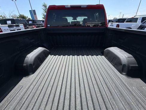 Used 2023 Chevrolet Silverado 1500 Custom AWD/4WD image 12