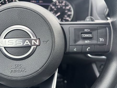 Used 2024 Nissan Rogue S image 16
