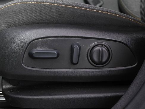 Used 2023 Chevrolet Equinox LT AWD/4WD image 14