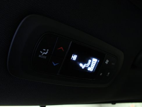 New 2026 Chrysler Pacifica Select AWD/4WD image 17