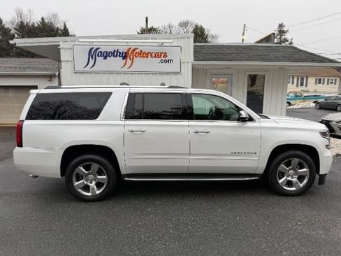 Used 2017 Chevrolet Suburban Premier image 2