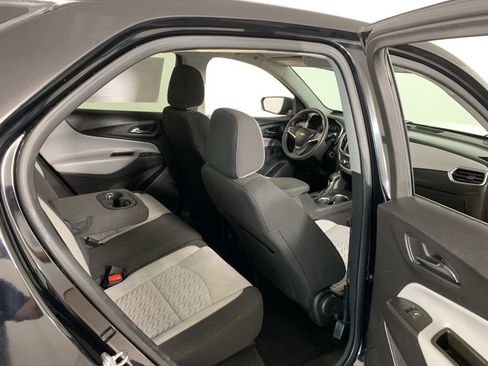 Used 2023 Chevrolet Equinox LS image 32