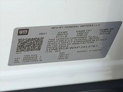 Used 2023 Chevrolet Traverse LT FWD image 24