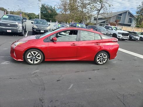 Used 2017 Toyota Prius Three Touring image 2