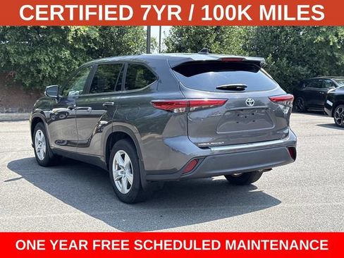 Used 2023 Toyota Highlander LE AWD/4WD image 4