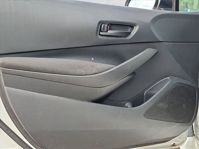 Used 2025 Toyota Corolla LE FWD image 9