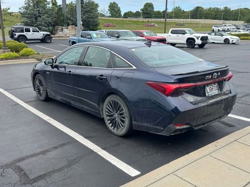 Used 2021 Toyota Avalon XSE FWD image 7