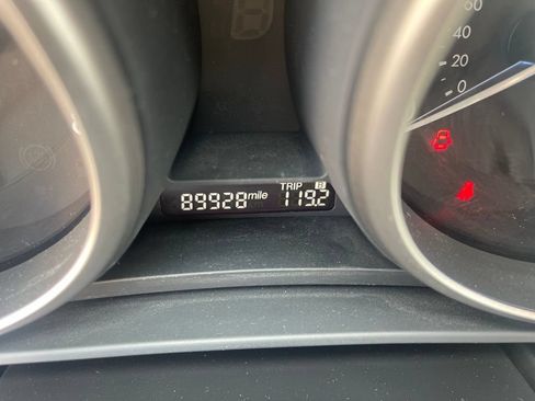 Used 2012 MAZDA MAZDA3 i Touring FWD image 12