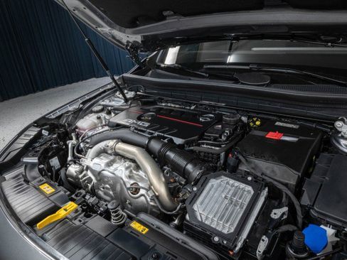 Certified 2025 Mercedes-Benz GLB 35 AMG 4MATIC image 32