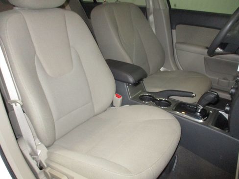 Used 2010 Ford Fusion Hybrid FWD image 13